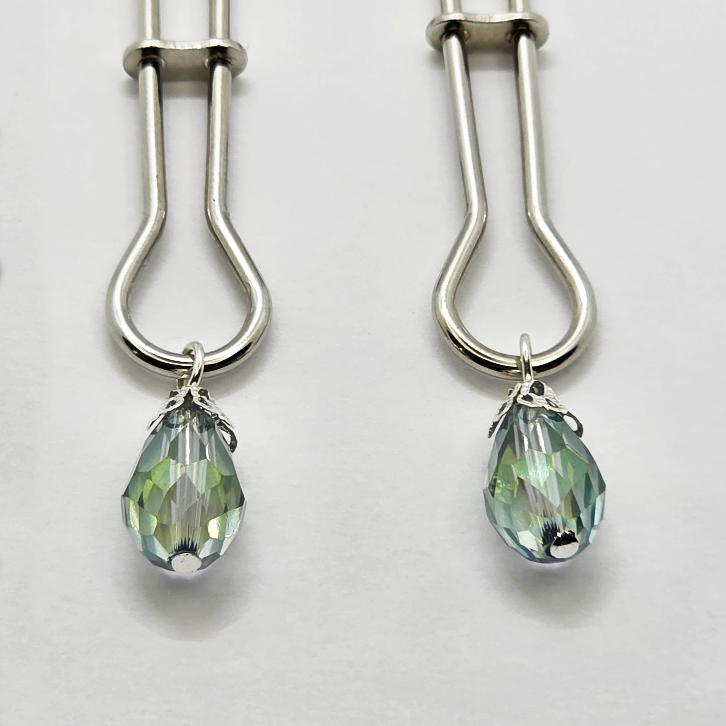 Iris Crystal Straight Tweezer Nipple Clamps