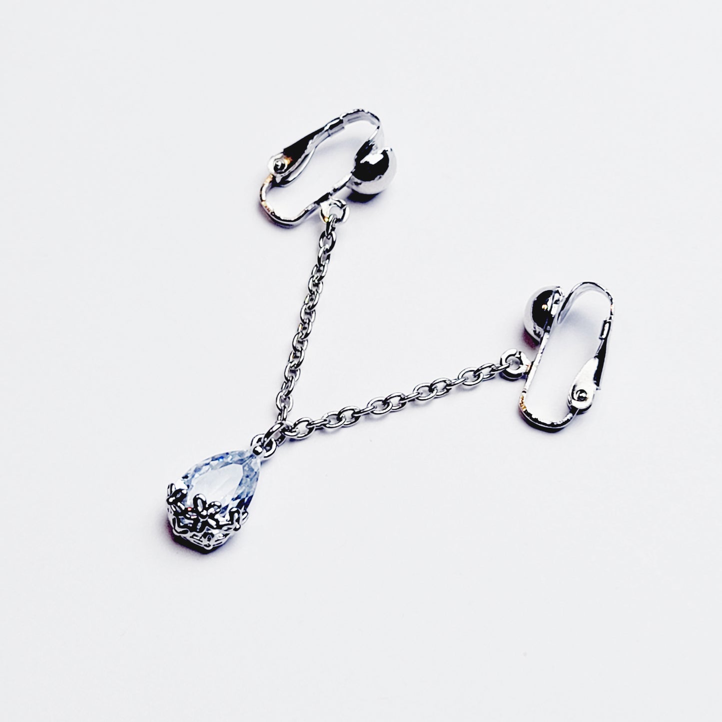 Labia Chain Dangle with Cubic Zirconia