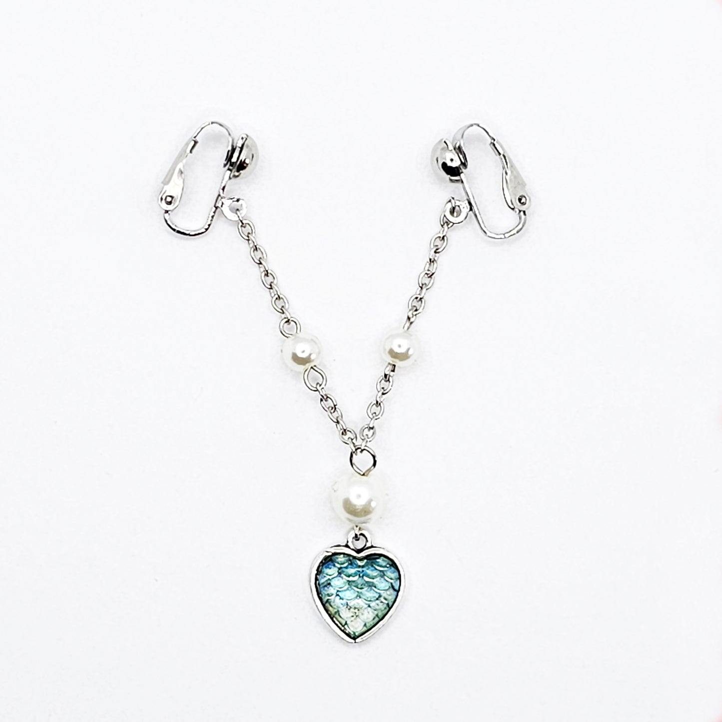 Labia Jewelry Chain with Pearls, Mermaid Scale Heart, and Non Piercing Jewelry Clips. Intimate Vaginal Jewelry