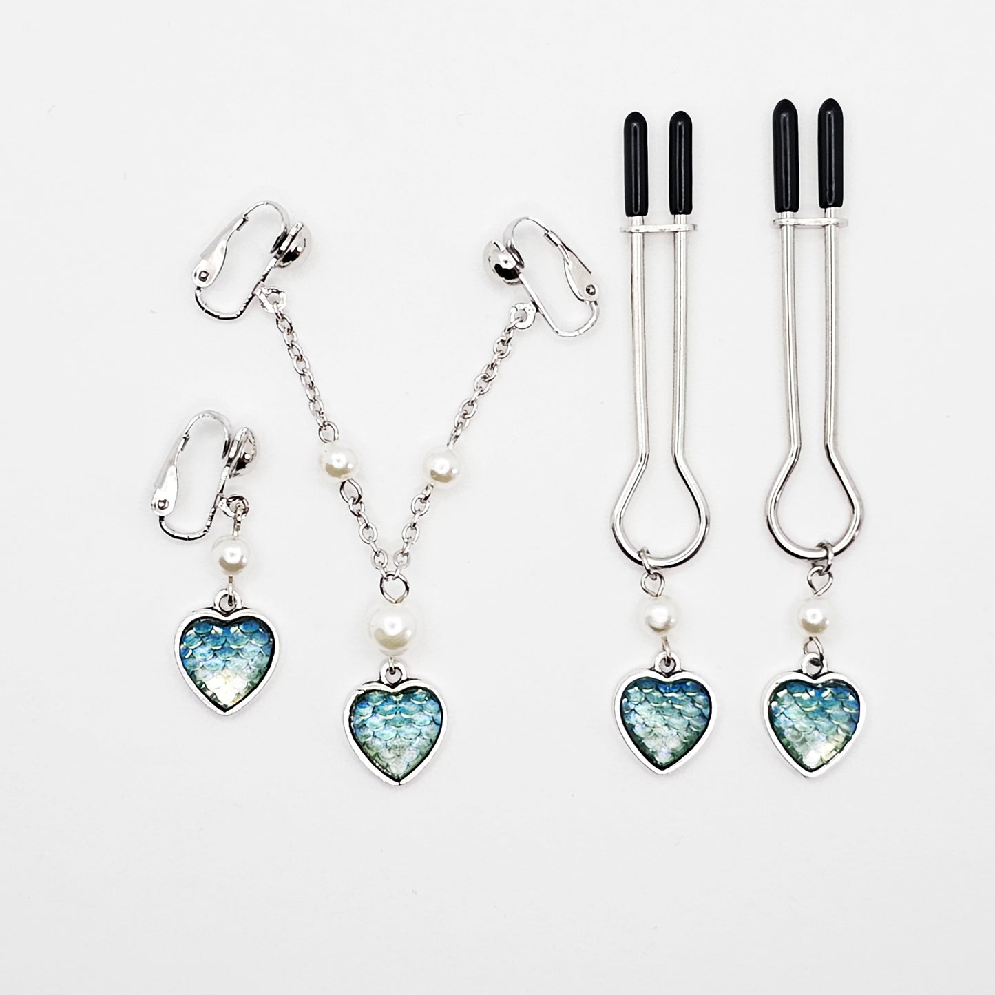 Labia Jewelry Chain with Pearls, Mermaid Scale Heart, and Non Piercing Jewelry Clips. Intimate Vaginal Jewelry