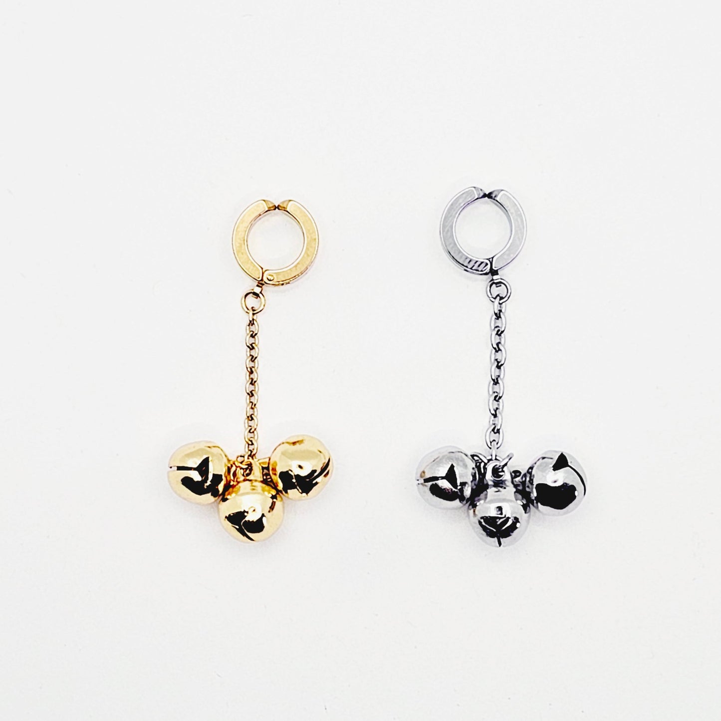 Genital Jewelry Clip with Bells, Stainless Steel. In Gold or Silver. Non Piercing Clitoral Jewelry.