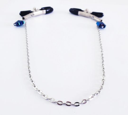 Nipple Chain with Stars on Non Piercing Nipple Nooses or Clamps. BDSM