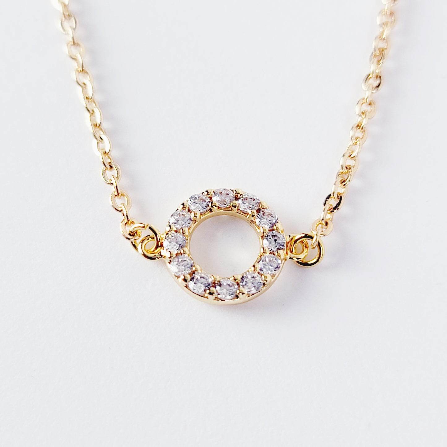 Discreet Day Collar for BDSM Submissive. 18K Gold Sparkling Circle of O.