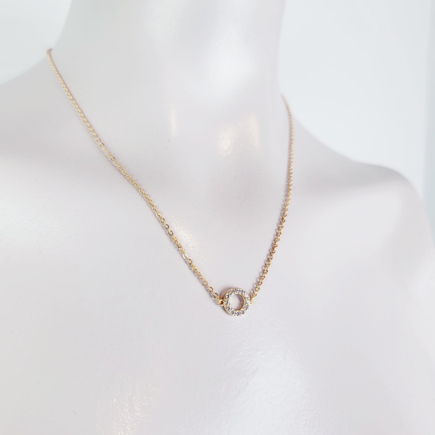 Discreet Day Collar for BDSM Submissive. 18K Gold Sparkling Circle of O.