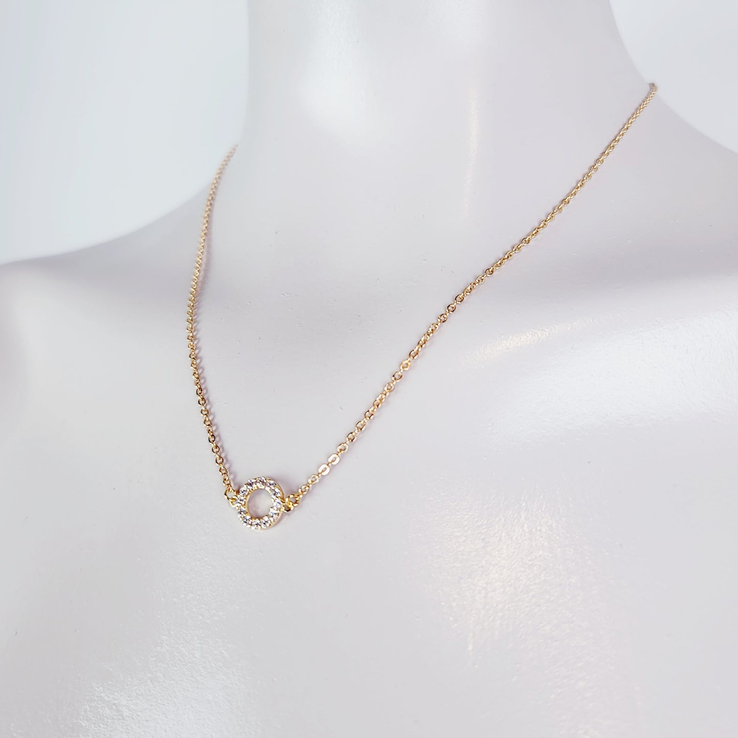 Discreet Day Collar for BDSM Submissive. 18K Gold Sparkling Circle of O.