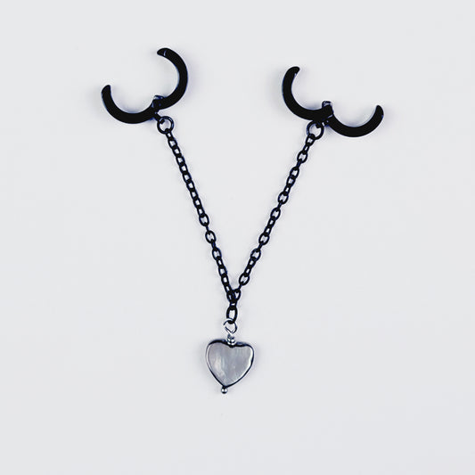 Labia Chain Dangle, Non Piercing, Black with Shell Heart.