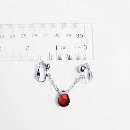 Non Piercing Labia Chain Dangle with Color Changing Gem. BDSM