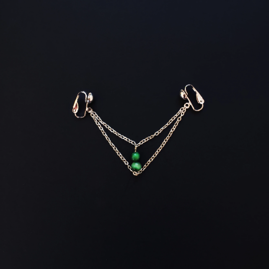 Vaginal Chain Dangle Non Piercing. Intimate Body Jewelry for Women. Labia Clips with Chain and Tigers Eye Stone.