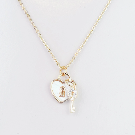 Discreet Day Collar with Heart Lock and Key, 18K Gold. Day Wear Necklace for BDSM submissive or slave