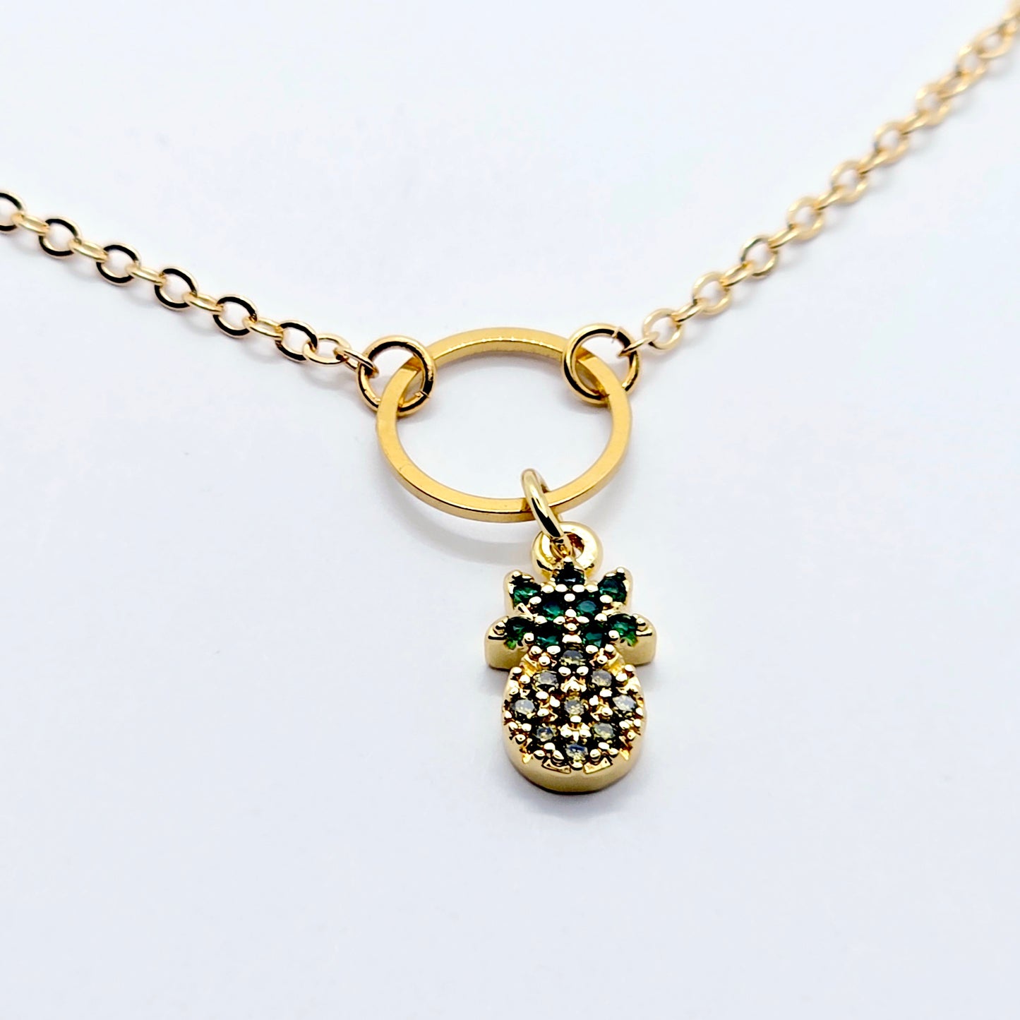 Discreet Day Collar with Pineapple. 18K Gold Circle of O Choker Necklace.
