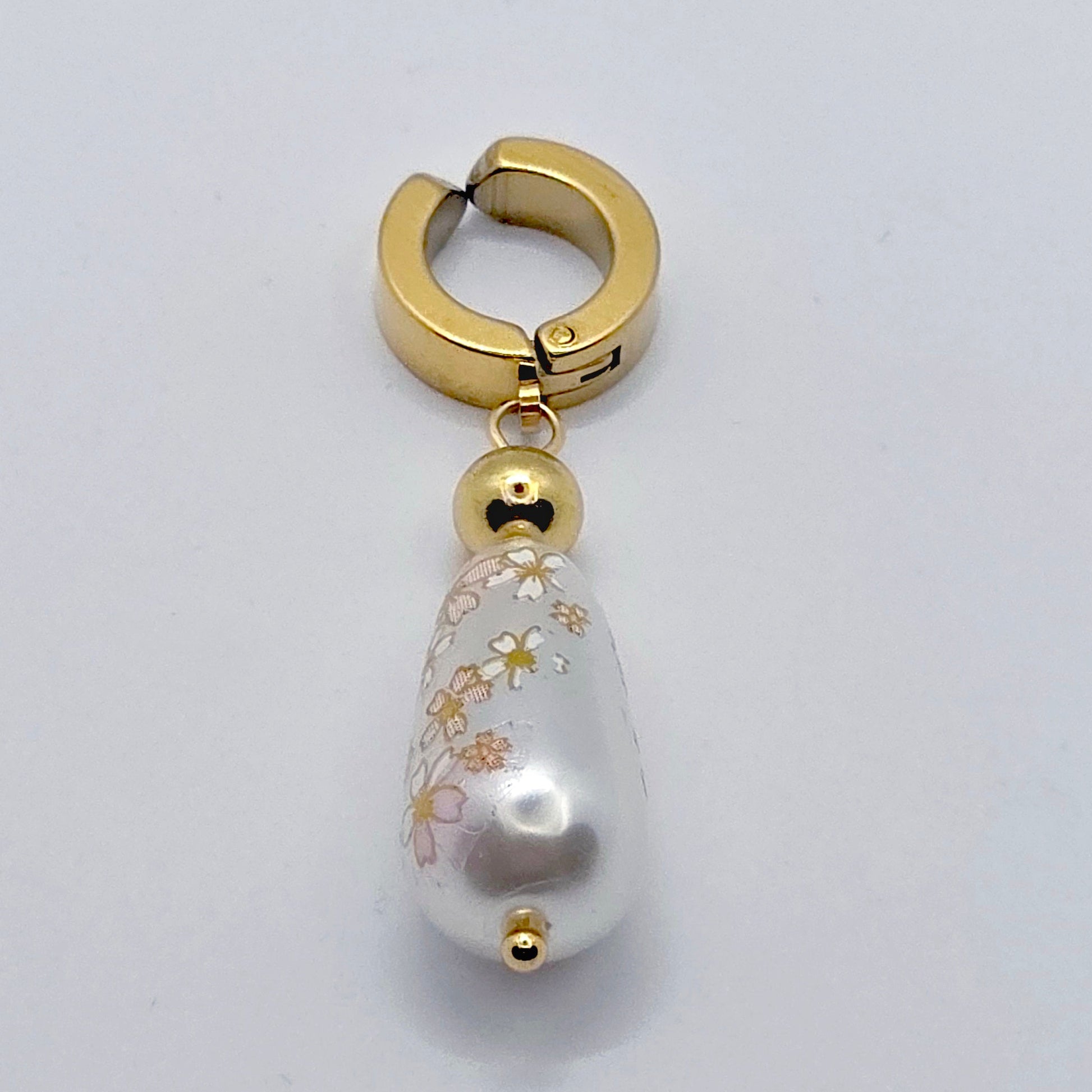 Gold VCH Clip with Painted Pearl 