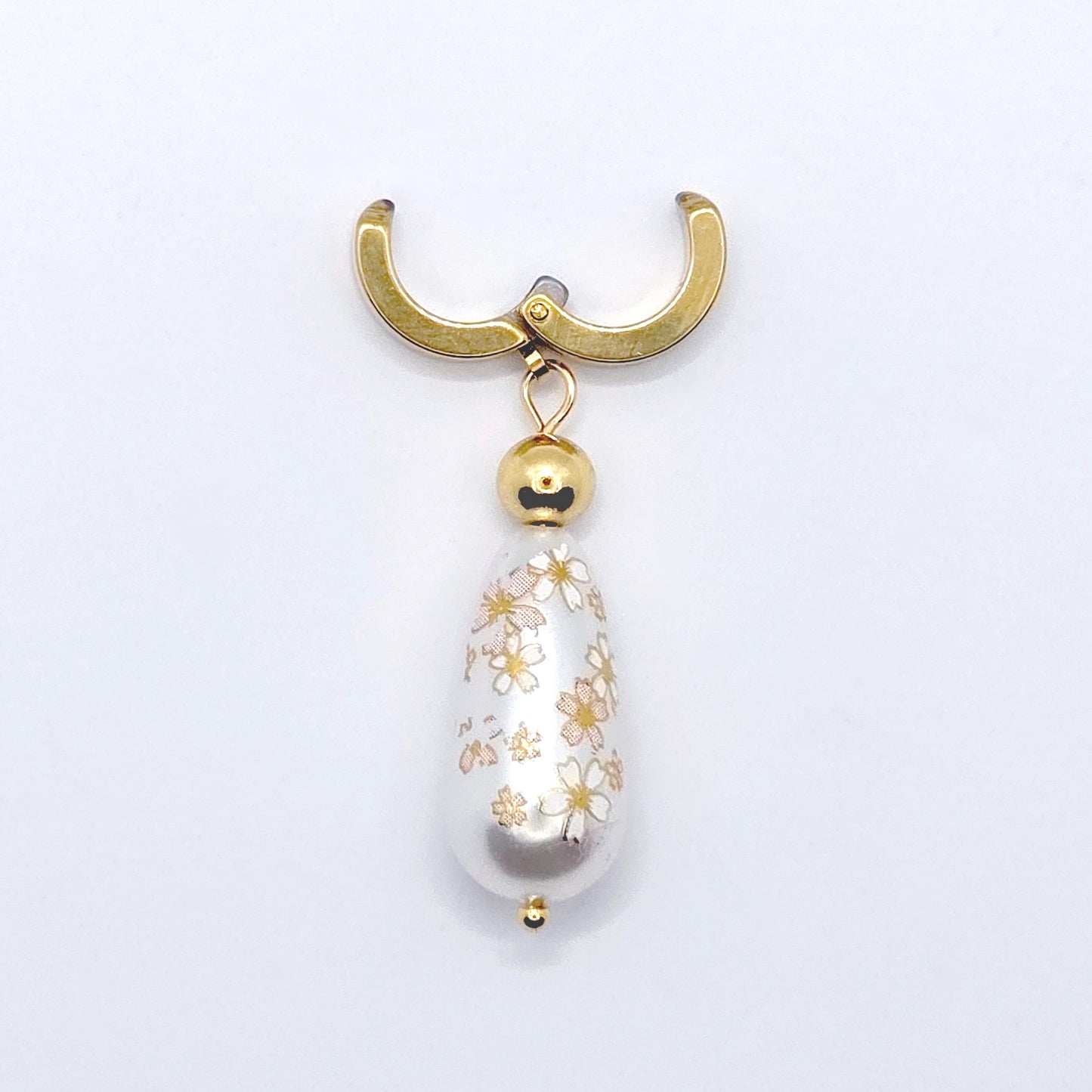 Gold Stainless Steel and Pearl VCH Clip. Non-Piercing Body Jewelry