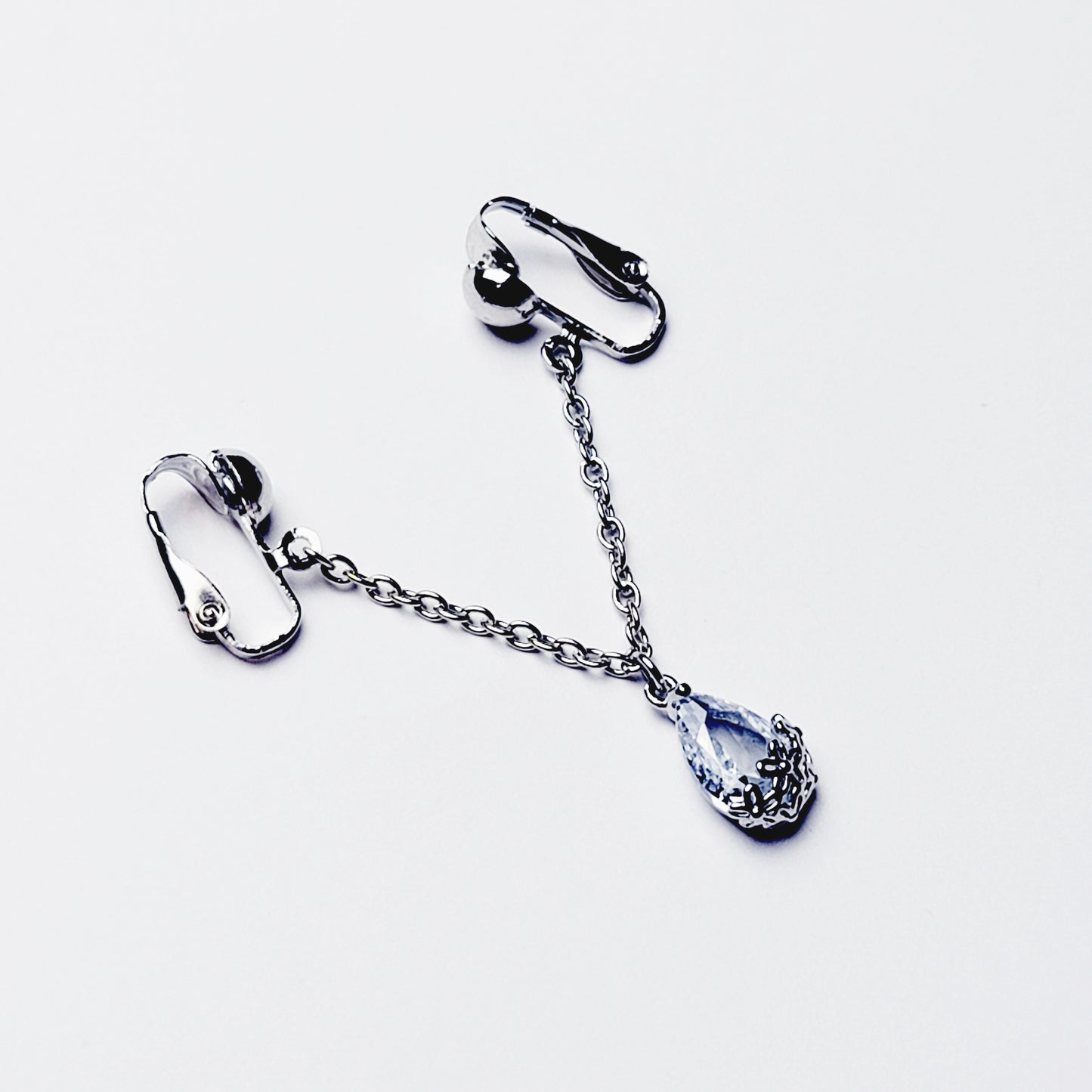 Labia Chain Dangle with Cubic Zirconia