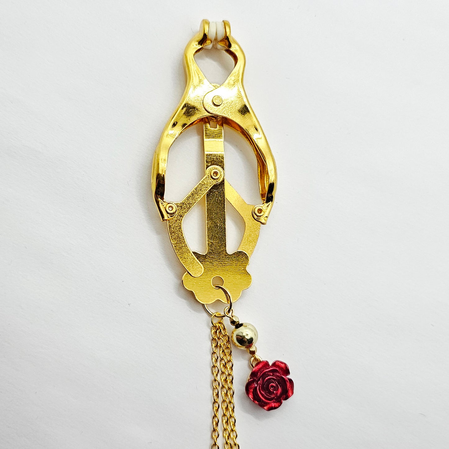 Gold Clover Clamps with Multi Chains Attached and Red Roses.