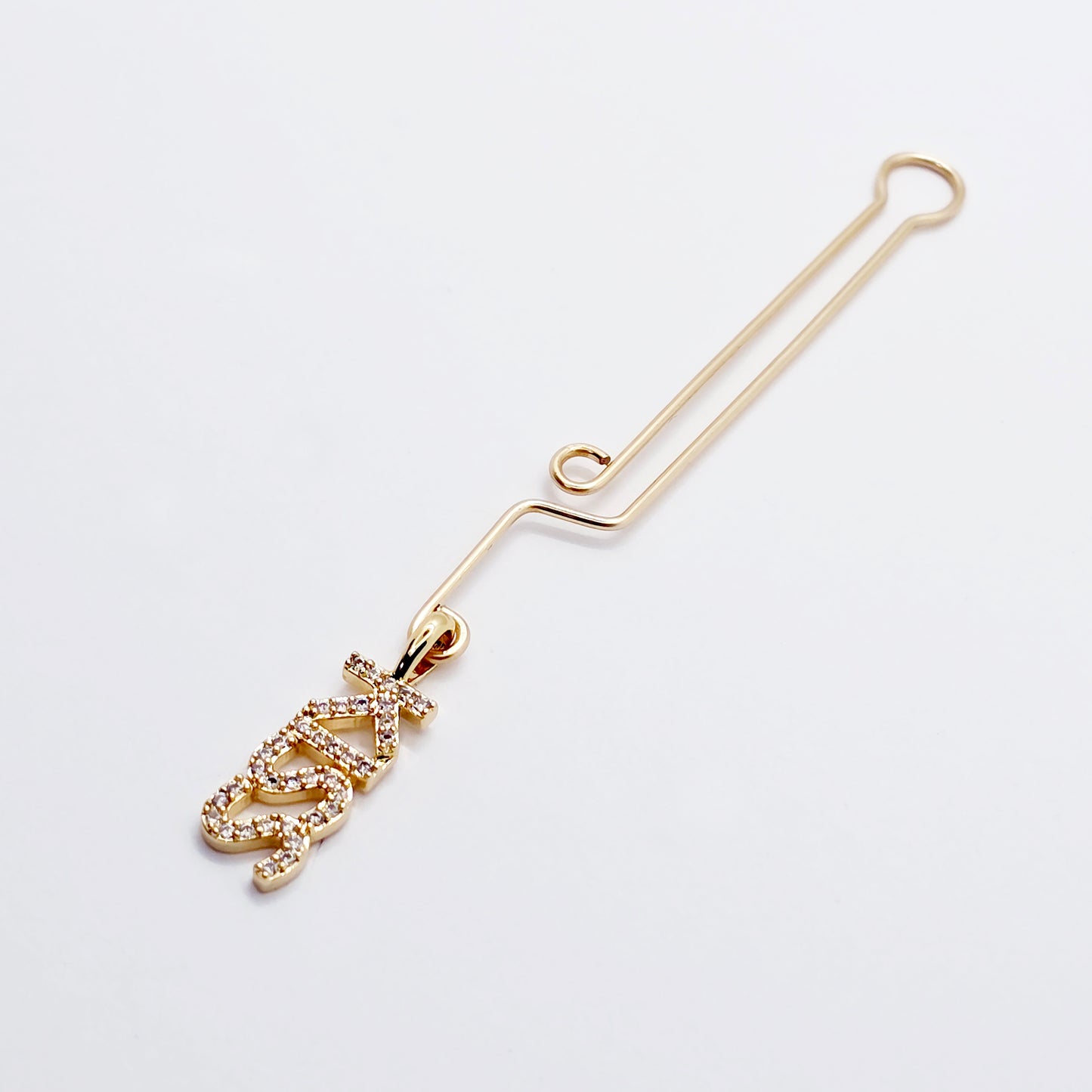 Gold Labia Clip with 18K Gold and CZ Kiss. Intimate Body Jewelry for Women
