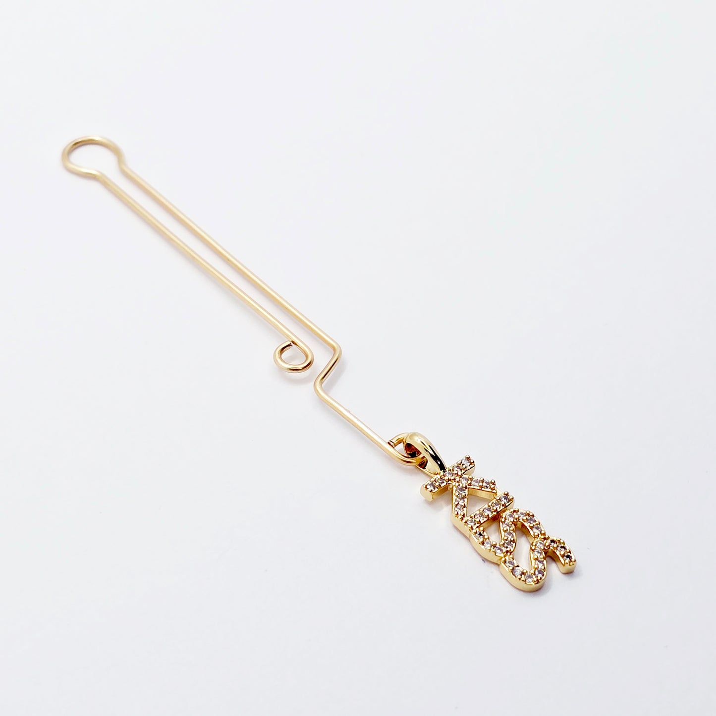 Gold Labia Clip with 18K Gold and CZ Kiss. Intimate Body Jewelry for Women
