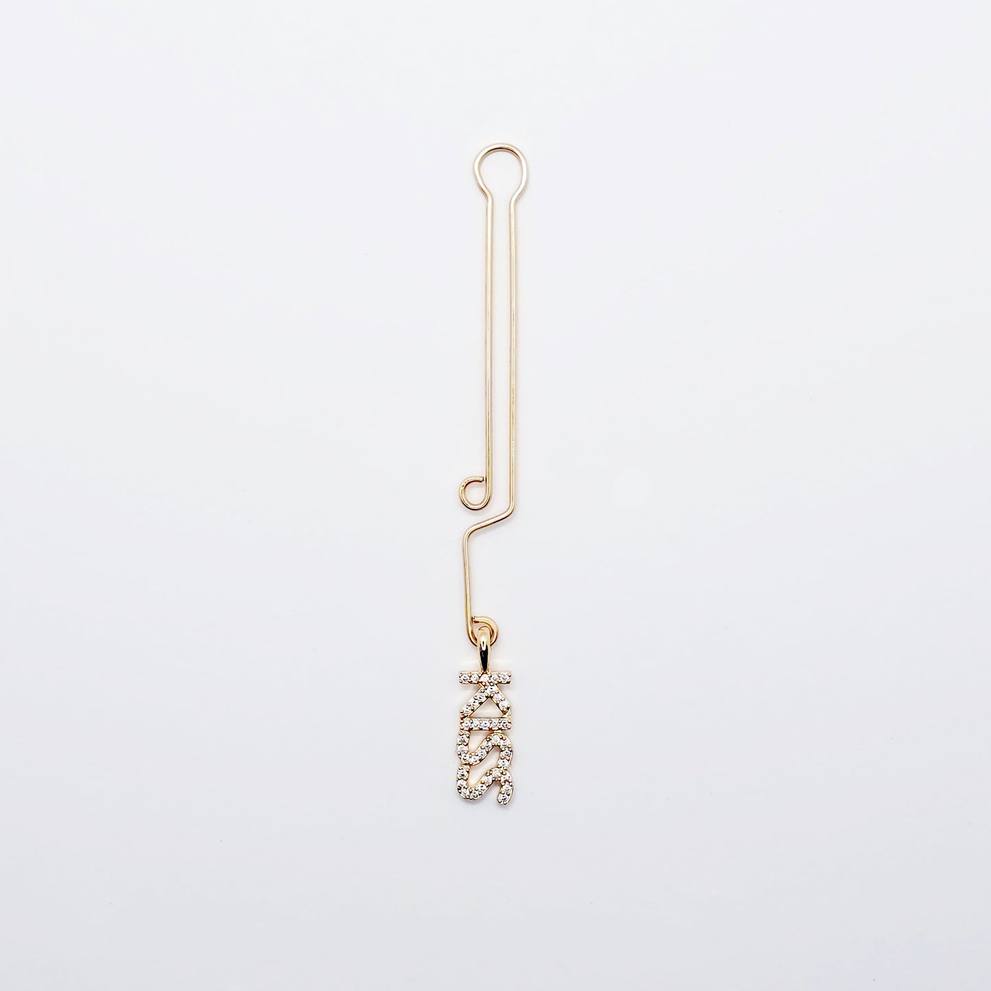Gold Labia Clip with 18K Gold and CZ Kiss. Intimate Body Jewelry for Women