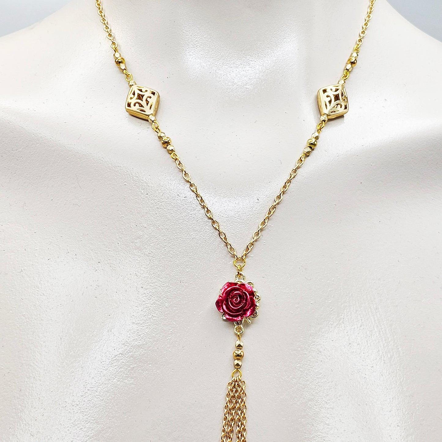 Elegant Gold Necklace to Nipple with Red Roses and Your Choice of Nipple Attachment, Non Piercing. Nooses or Nipple Clamps.