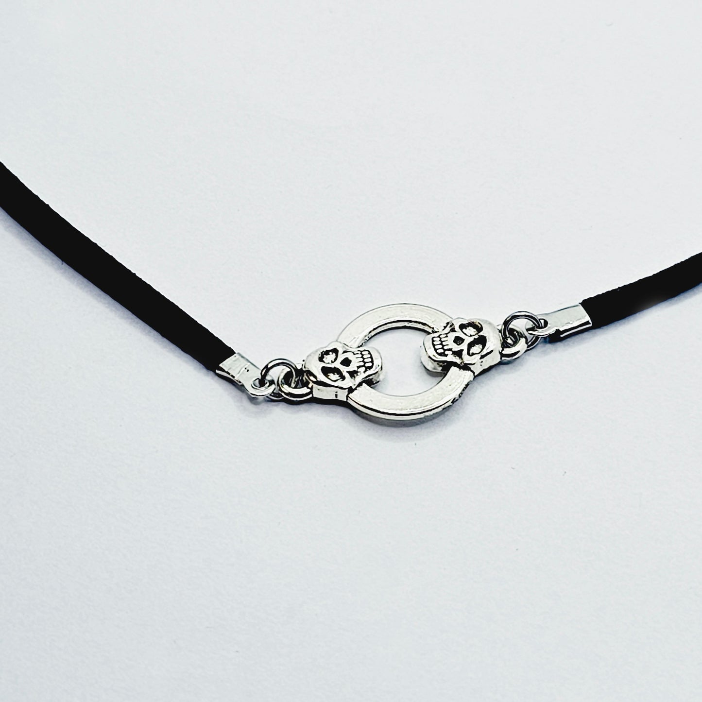 Circle of O with Skulls day collar.