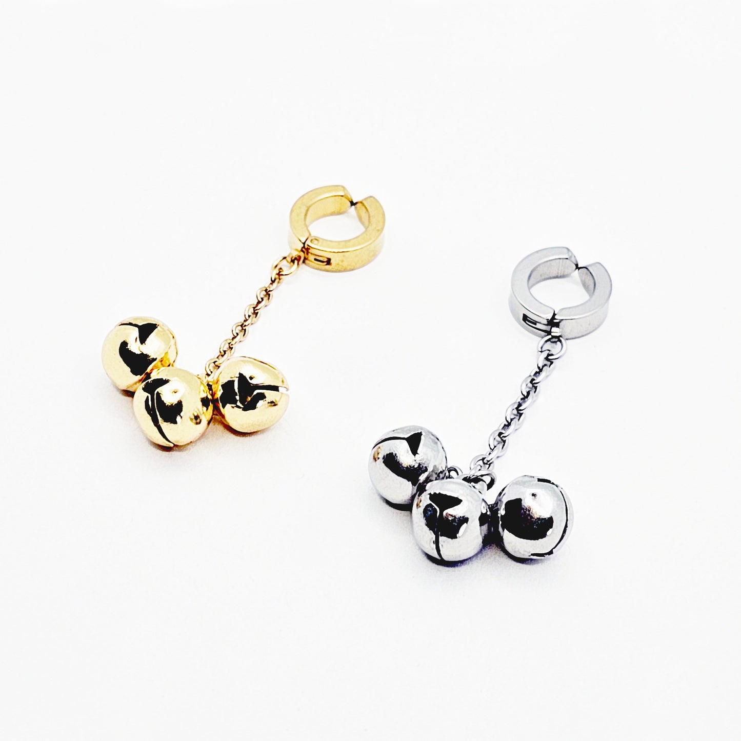 Genital Jewelry Clip with Bells, Stainless Steel. In Gold or Silver. Non Piercing Clitoral Jewelry.