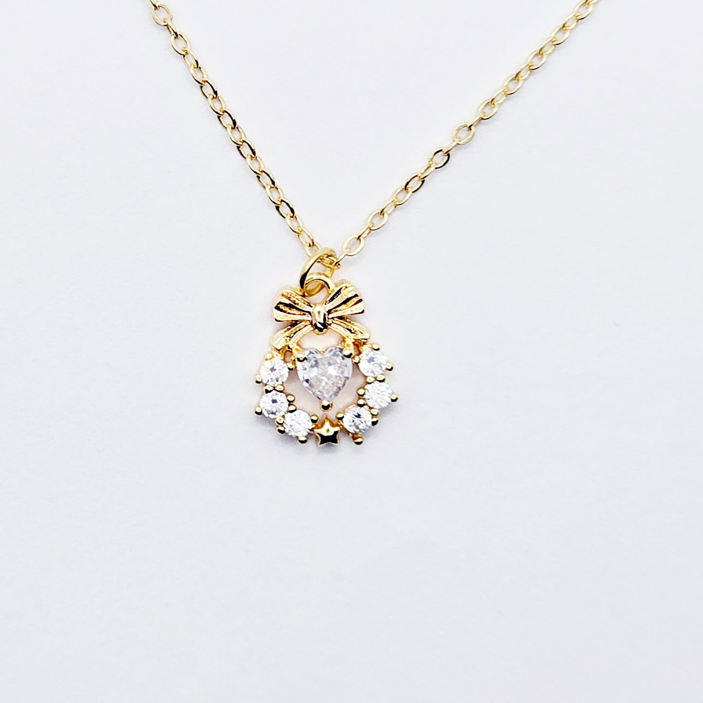 18K Gold and Cubic Zirconia Holiday Wreath Labia Chain Dangle