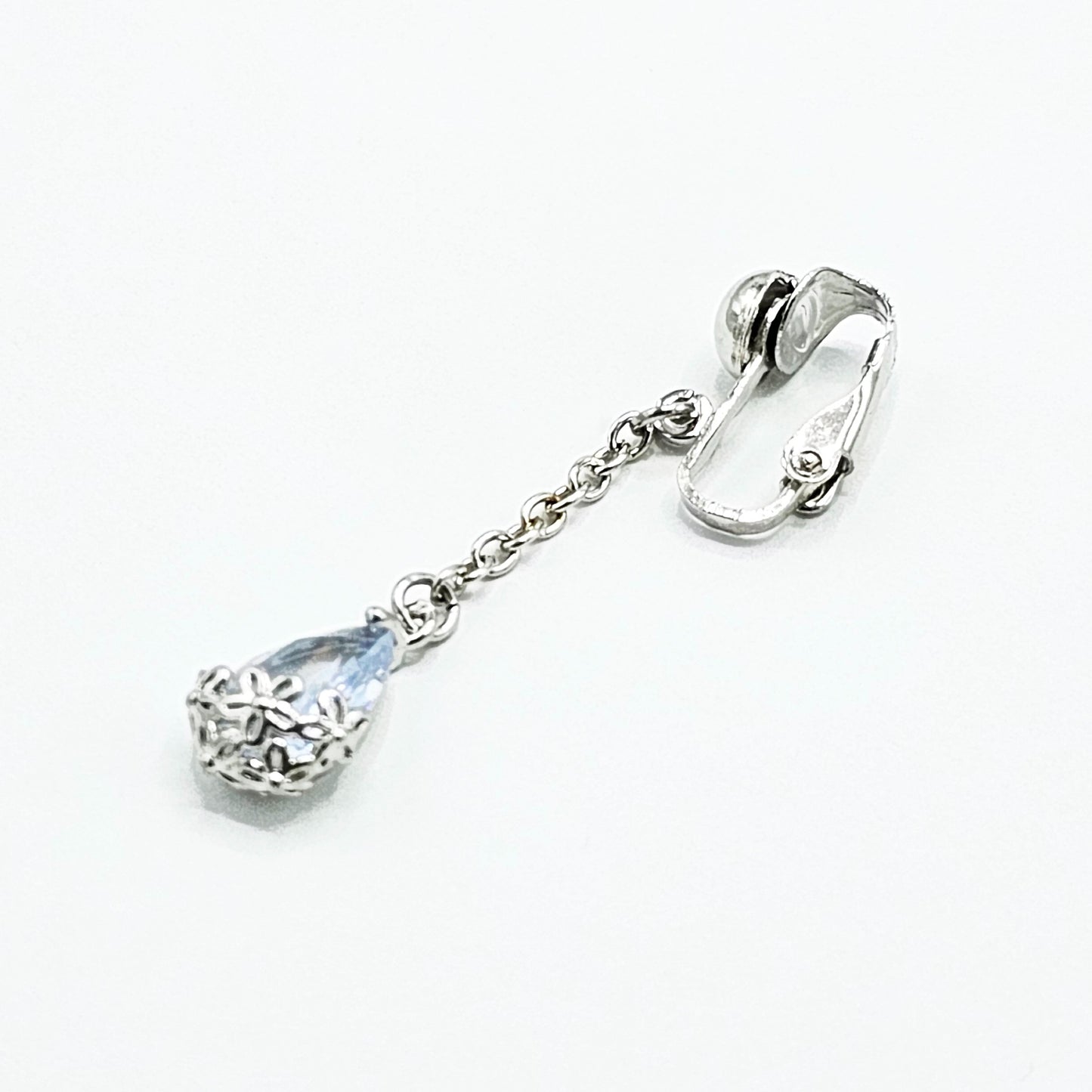 Non Piercing Vaginal Jewelry Clip with Cubic Zirconia Chain Dangle. VCH Clip, Clitoral Jewelry