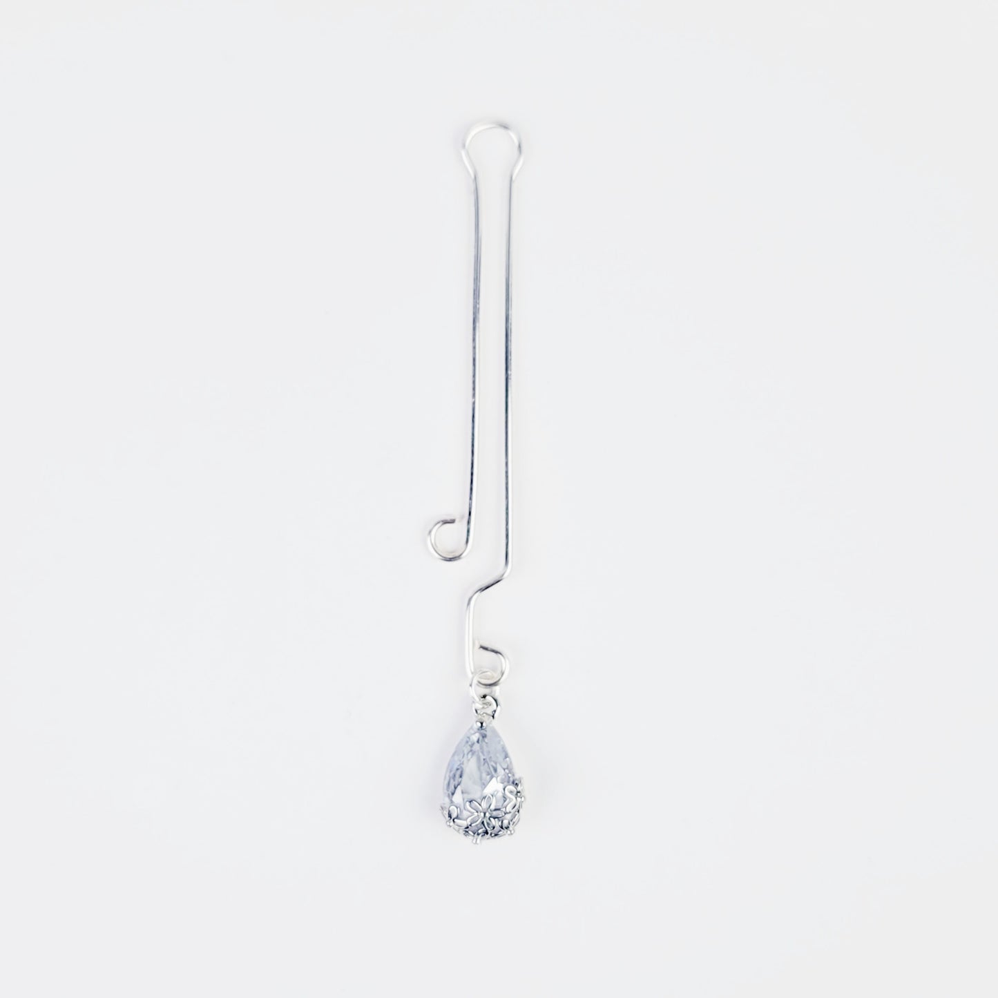 Non Piercing Labia Clip with Cubic Zirconia.