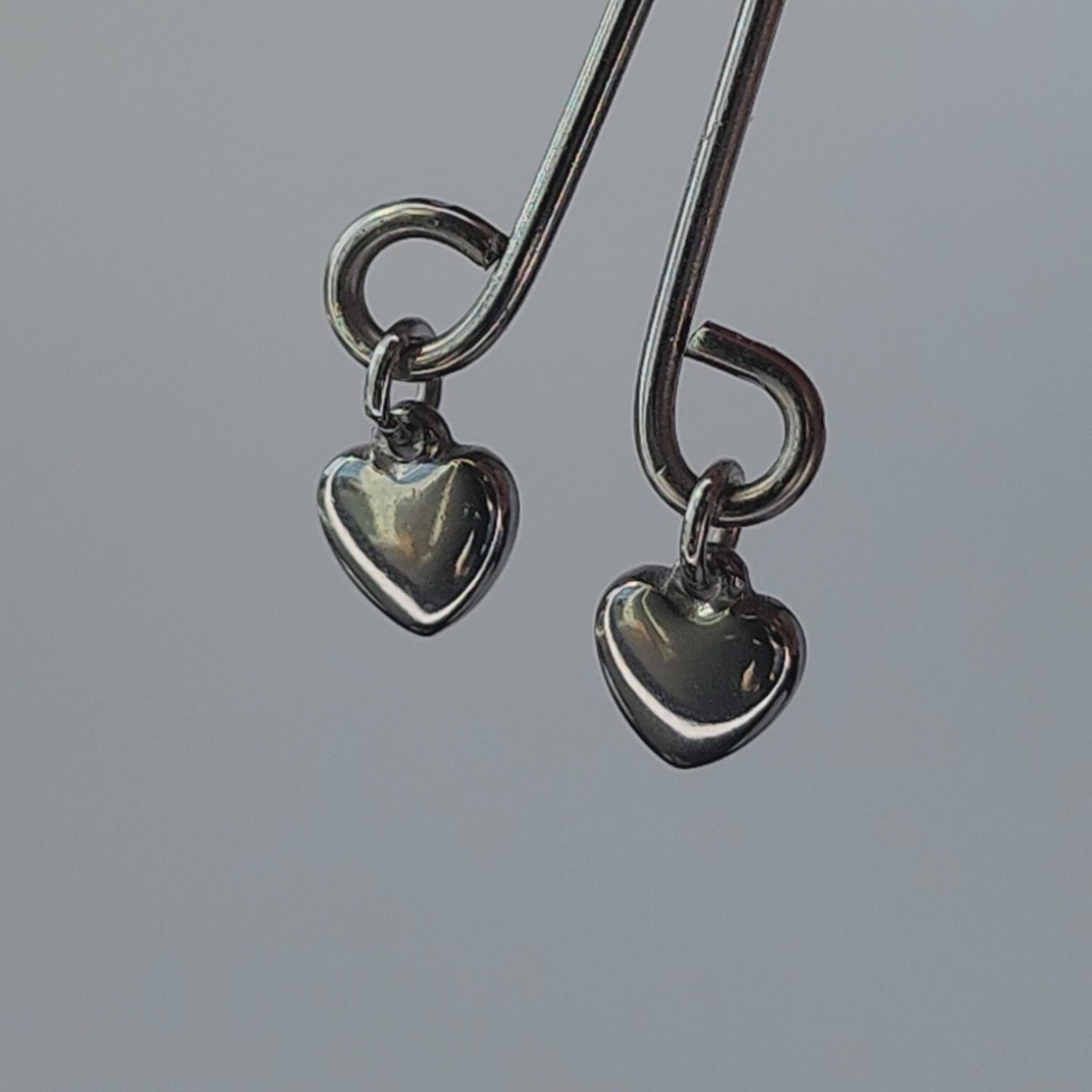 Labia Clip with Hearts, Stainless Steel. Non Piercing Clit Clip Vagina –  Why Bee Normal