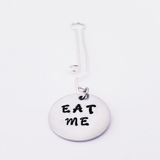 "Eat Me" Labia Clip